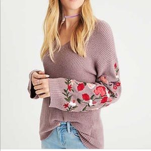 American Eagle Sweater - Rose, floral sleeves